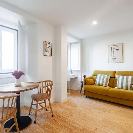 Quiet Oasis With A Private Patio Lisbon