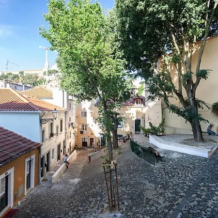 Quiet Oasis With A Private Patio Apartment Lisbon