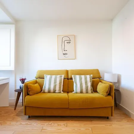Apartment Quiet Oasis With A Private Patio