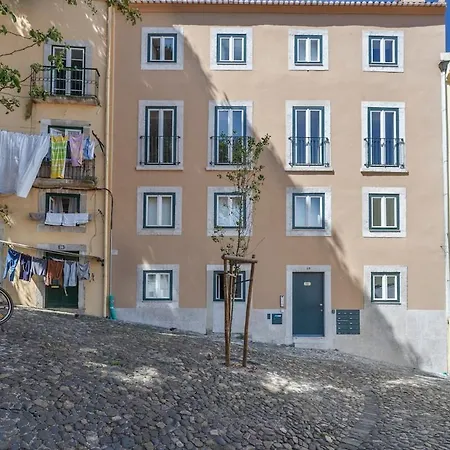 Apartment Quiet Oasis With A Private Patio Lisbon