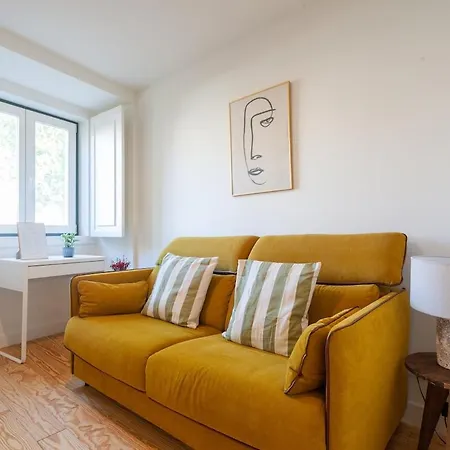 Apartment Quiet Oasis With A Private Patio